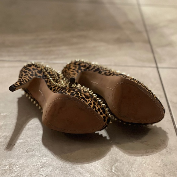 Vince Camuto Leopard Print Studded Platform Heel - Picture 4 of 7